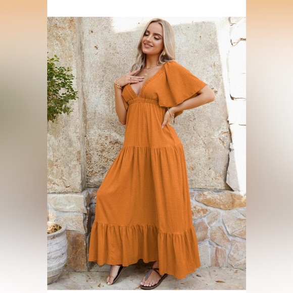 Elegant Yellow Maxi Dress - Picture 3 of 8